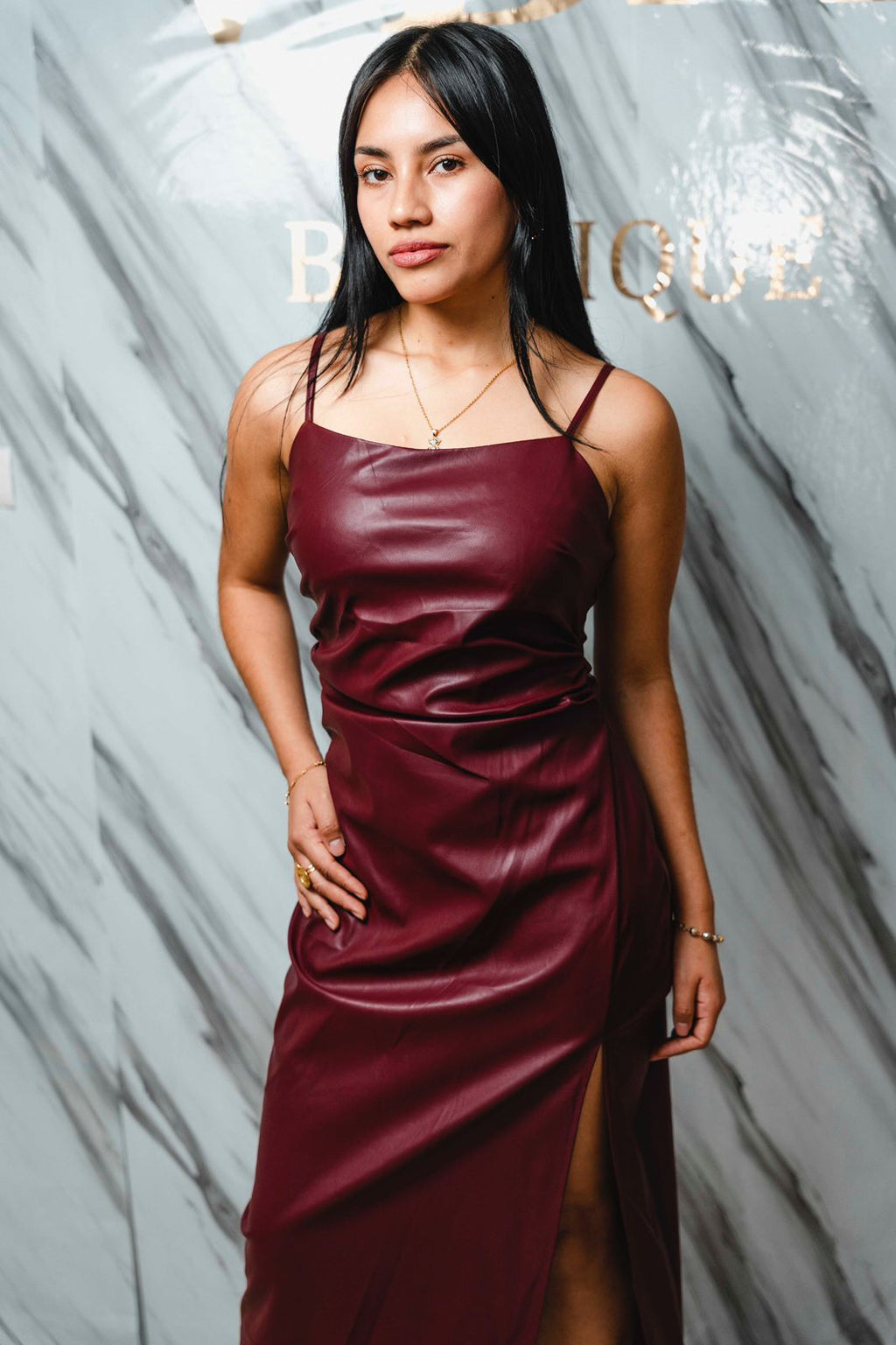 Vestido Vinipiel de Corte Clásico | Vestido Elegante de Vinipiel para Mujer