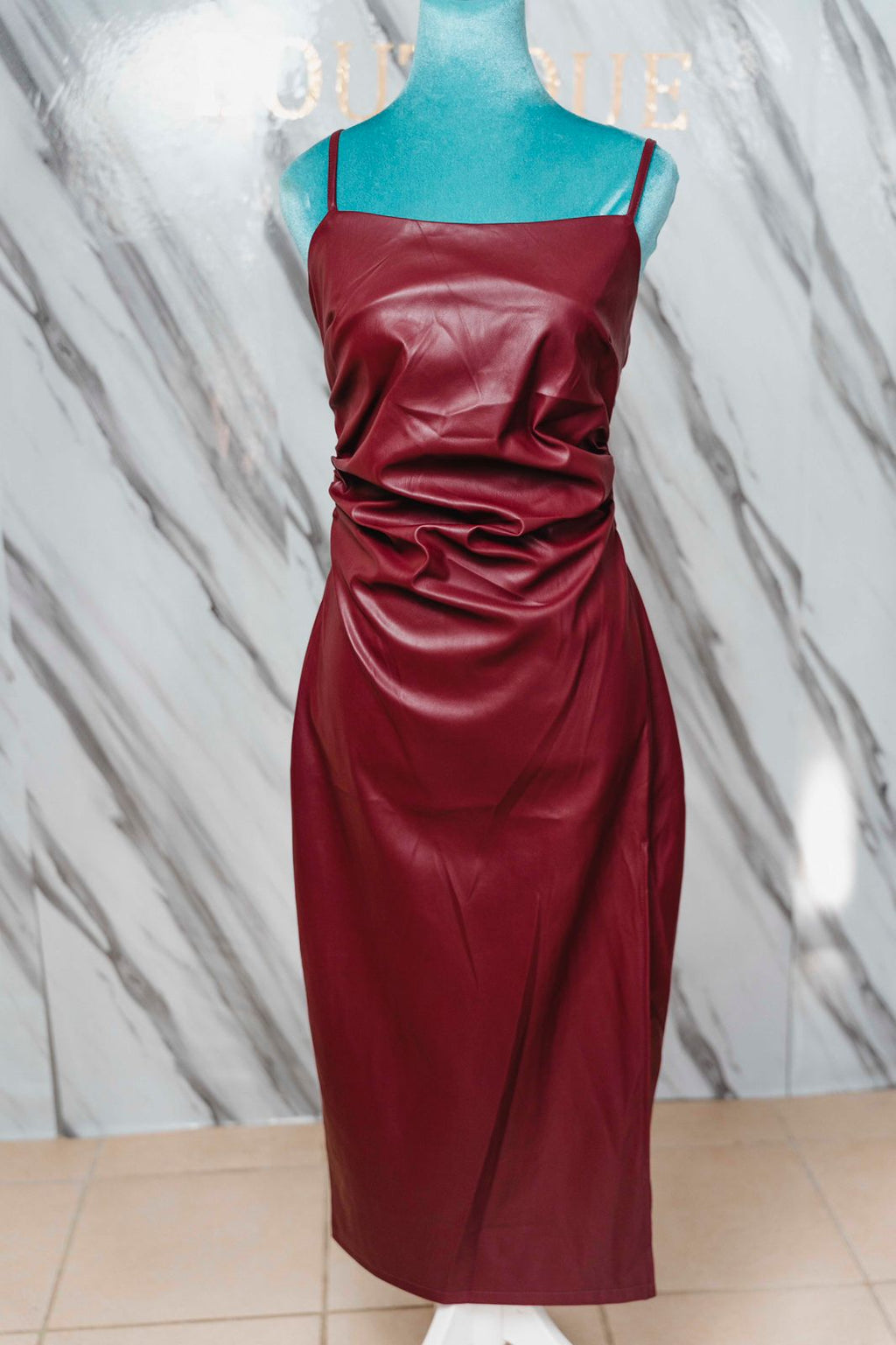 Vestido Vinipiel de Corte Clásico | Vestido Elegante de Vinipiel para Mujer