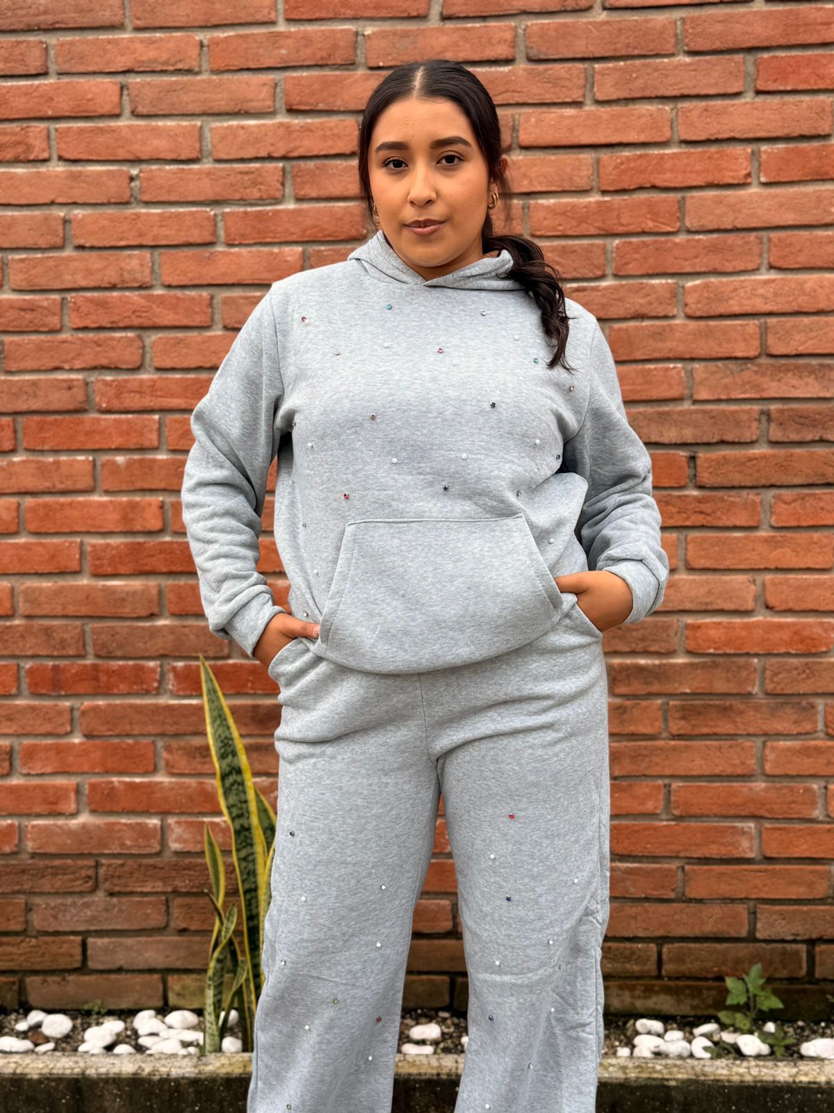 Set de Pants con Aplicación de Brillos | Conjunto Cómodo y Glam para Mujer